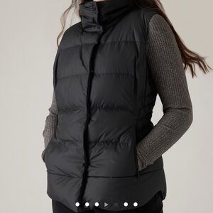 Athleta downtown puffer vest, black medium worn twice!